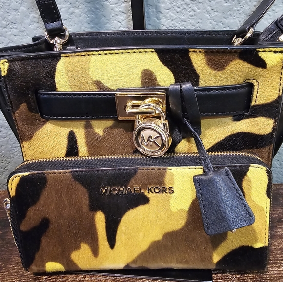 MICHAEL KORS LONG ZIP WALLET - Picture 9 of 15